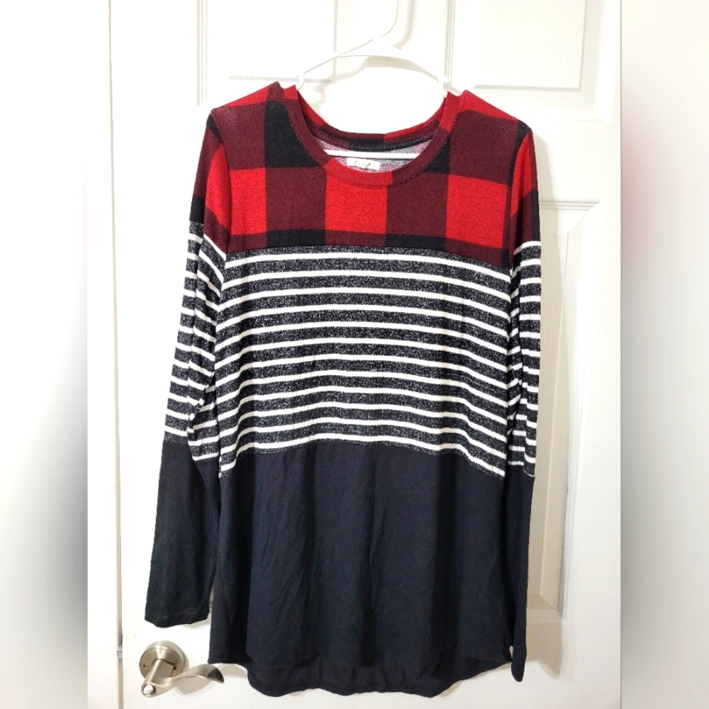 Maurices,  womens size Large, red,black,white